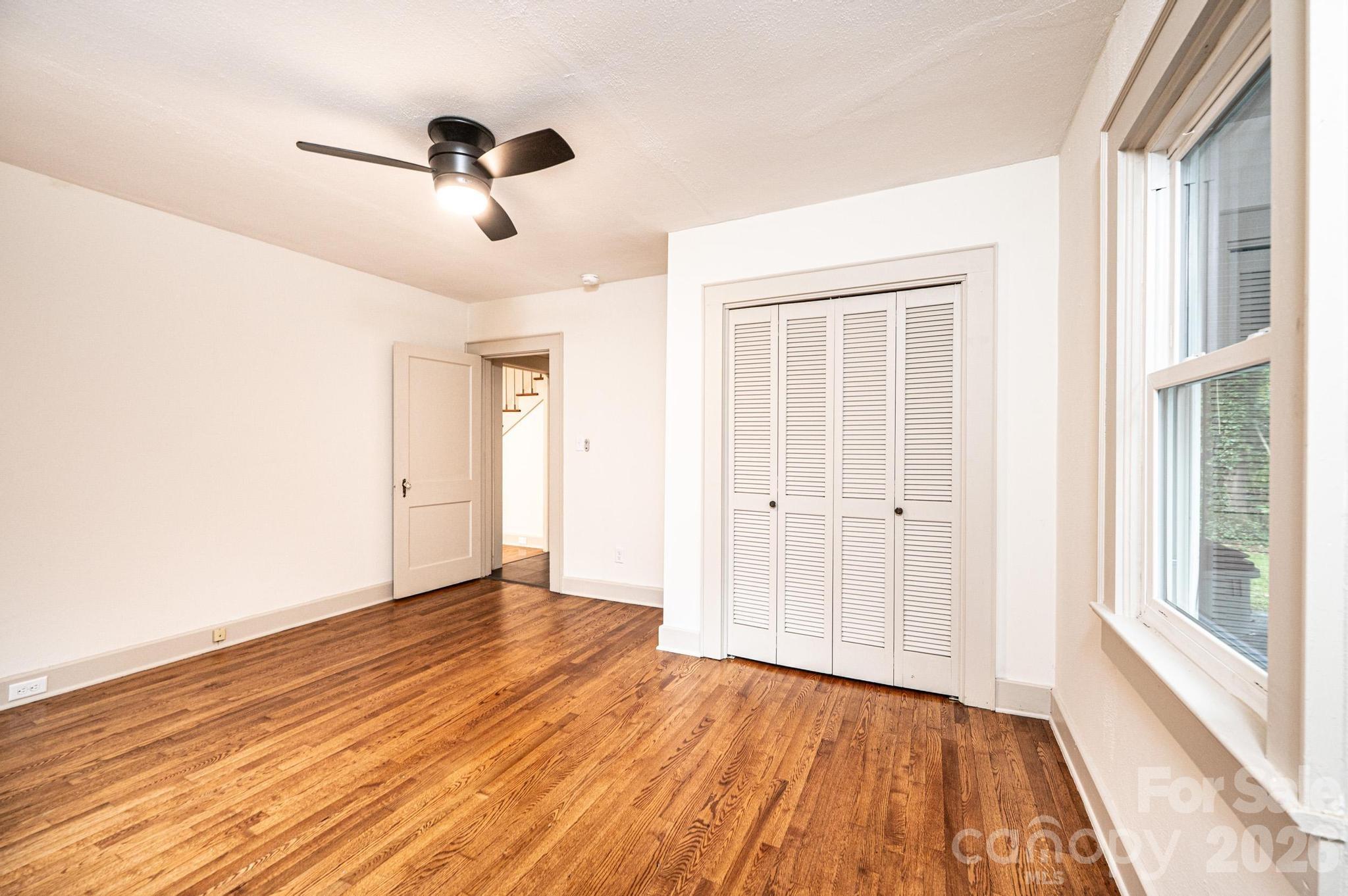 526 Kentwood Street Property Photo 27