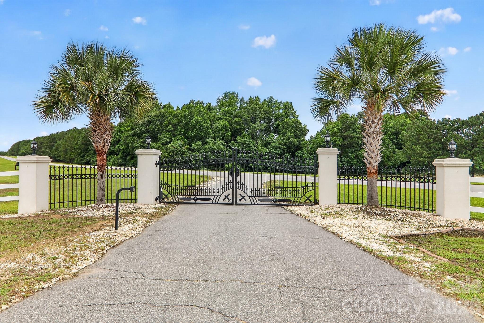 450 Bull Swamp Road Property Photo 2