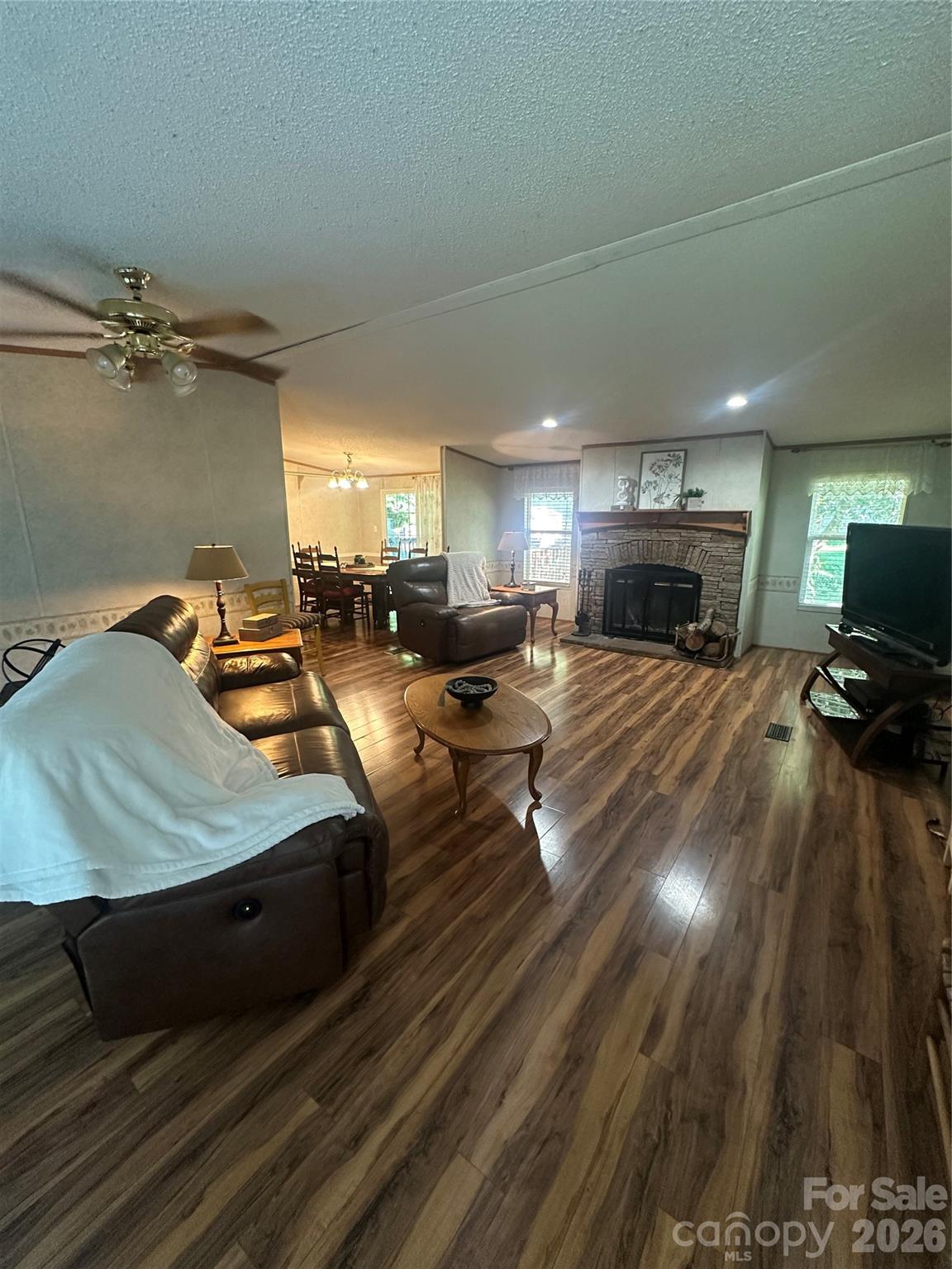 43702 Cypress Crossing Road Property Photo 3