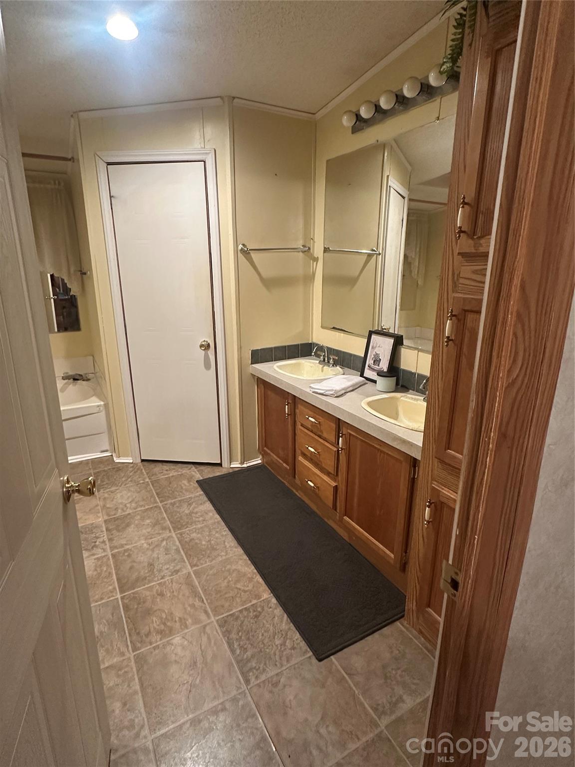 43702 Cypress Crossing Road Property Photo 10
