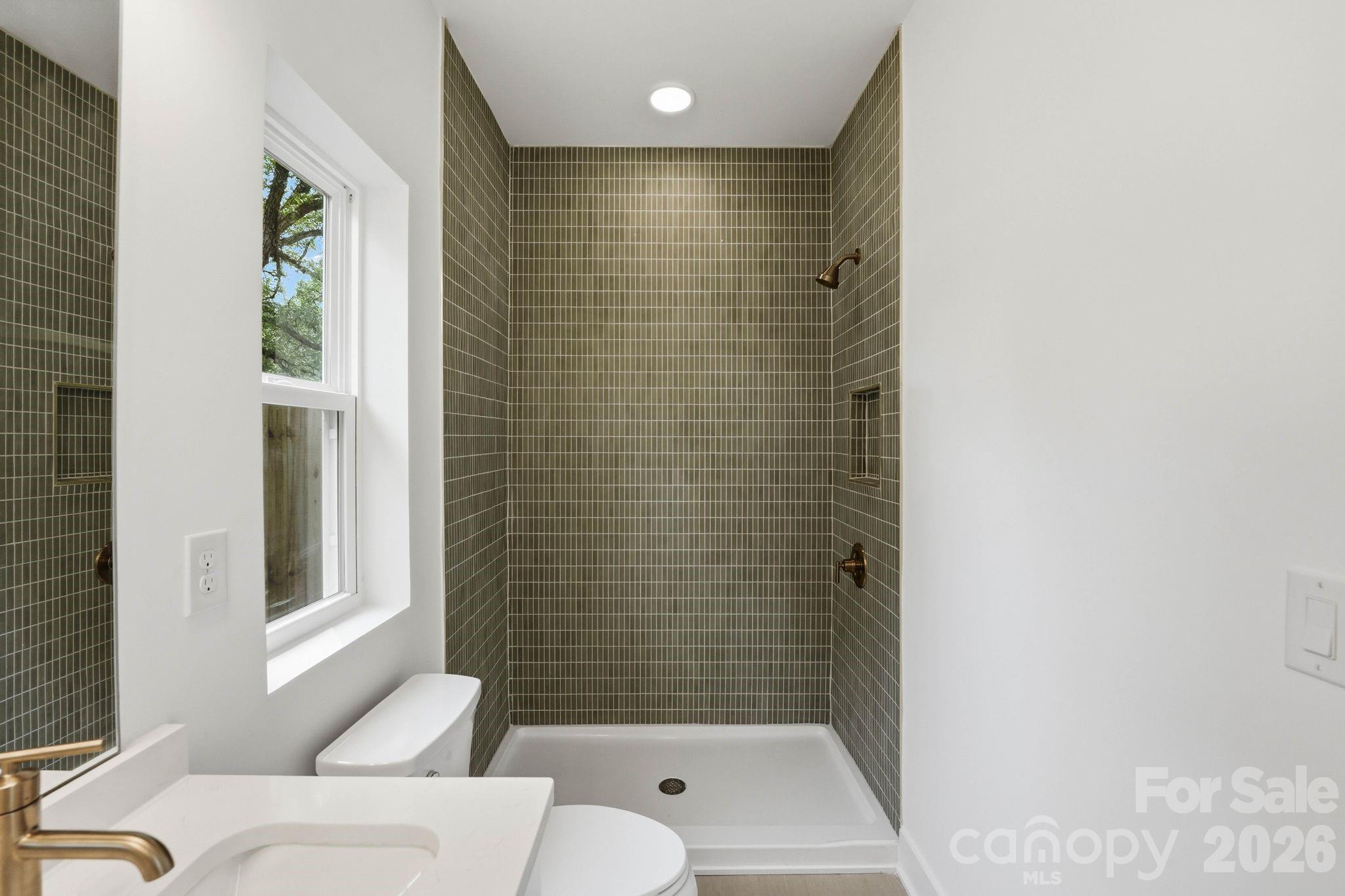 244 Institute Street Property Photo 8