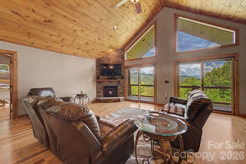 346 Torwood Lane Property Photo 12