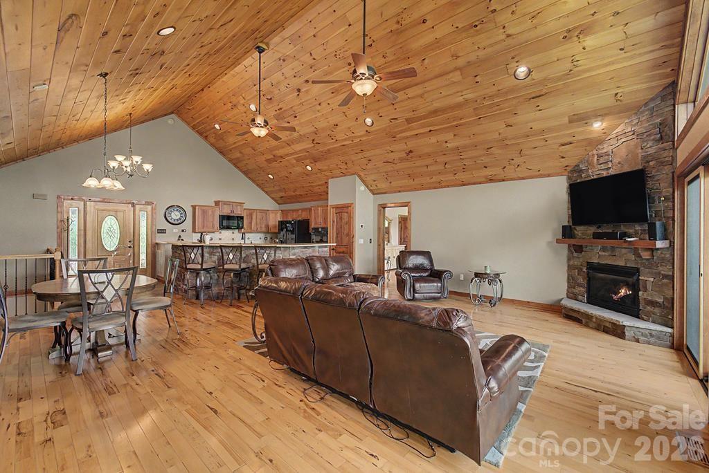 346 Torwood Lane Property Photo 13