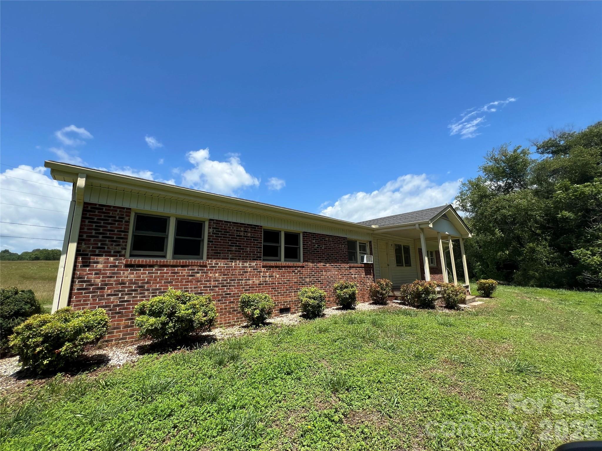 4405 Maple Creek Road Property Photo 1