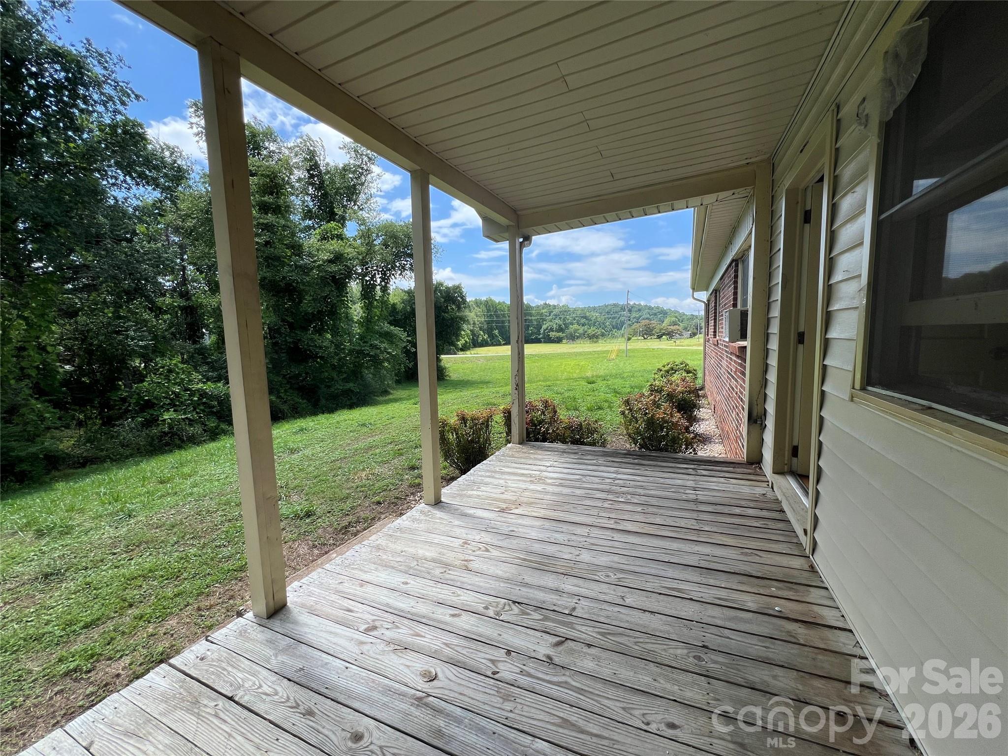 4405 Maple Creek Road Property Photo 2