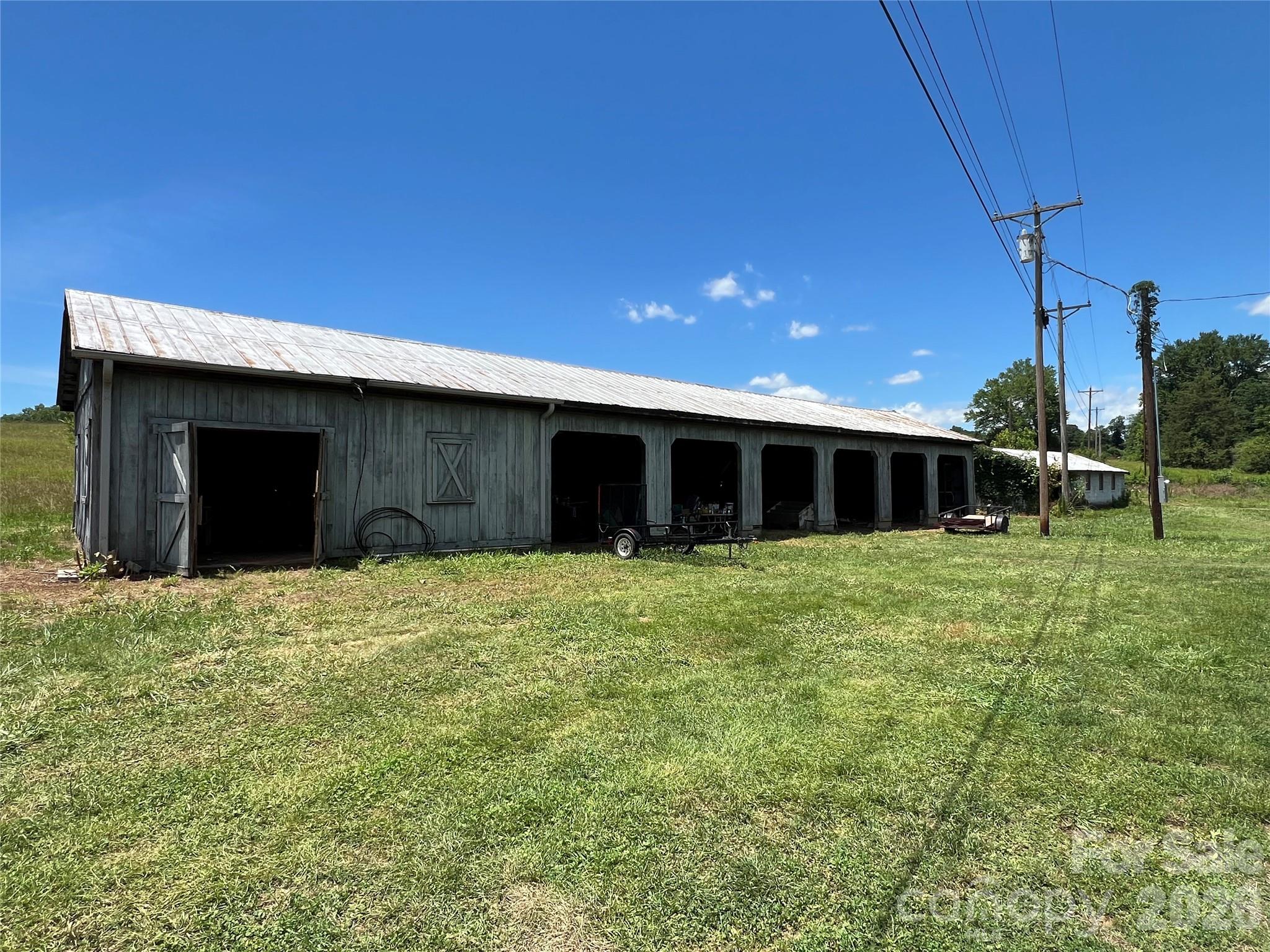 4405 Maple Creek Road Property Photo 7