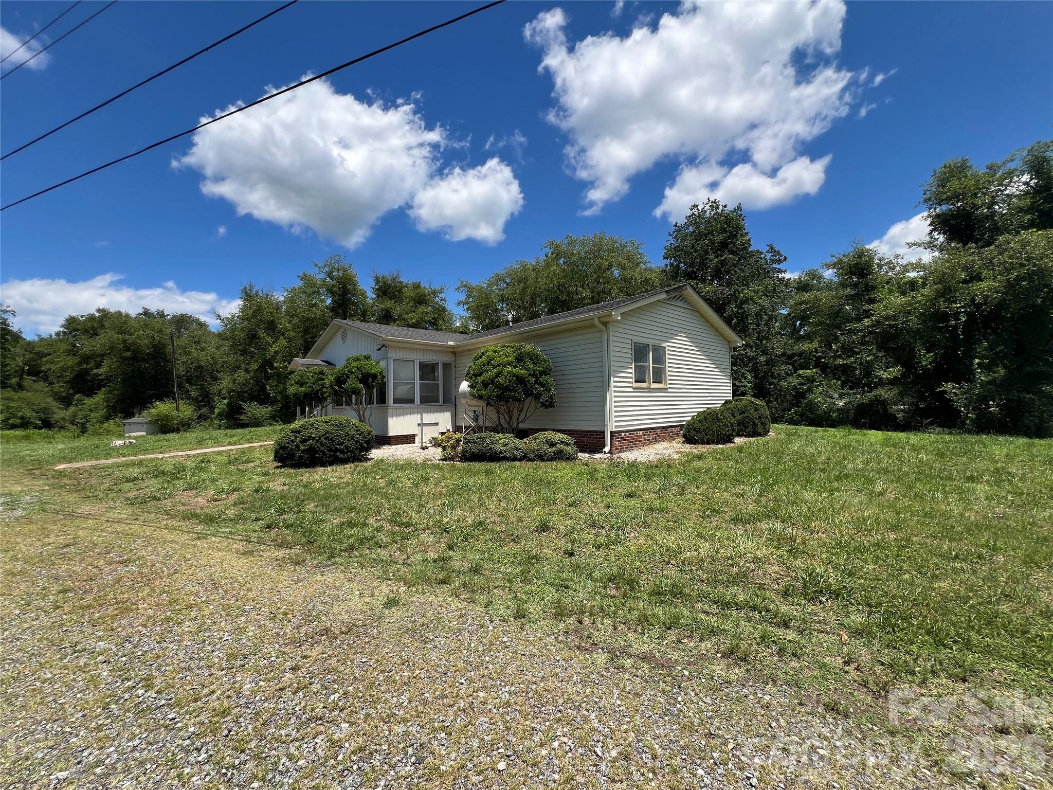 4405 Maple Creek Road Property Photo 8