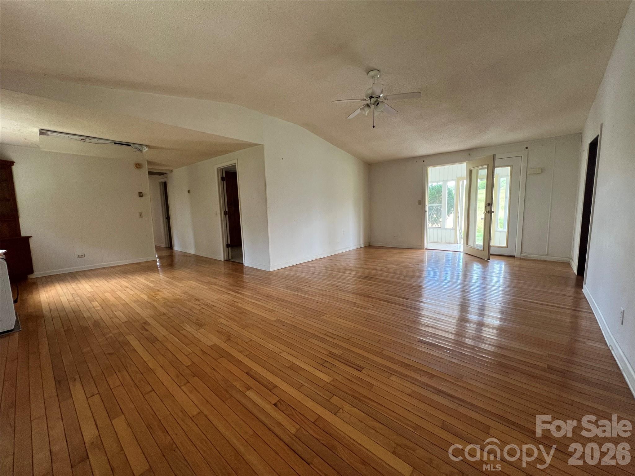 4405 Maple Creek Road Property Photo 9