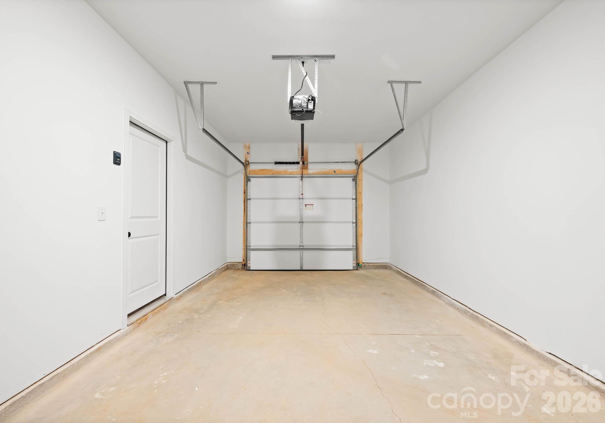 2021 Custer Street Property Photo 7