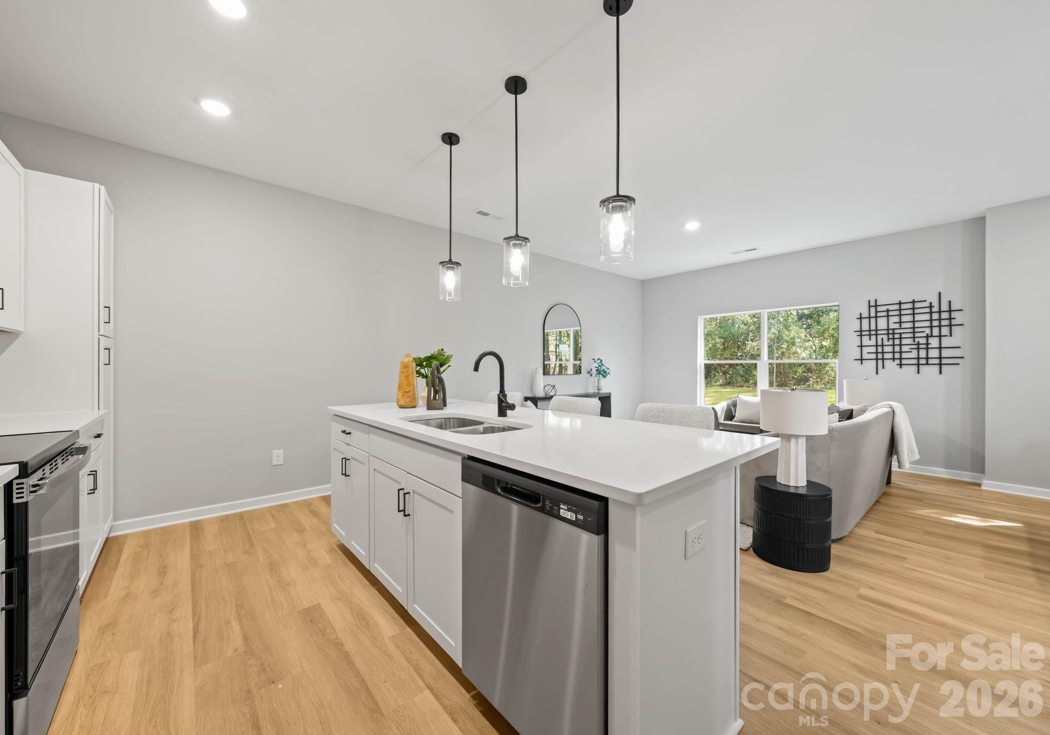 2021 Custer Street Property Photo 9
