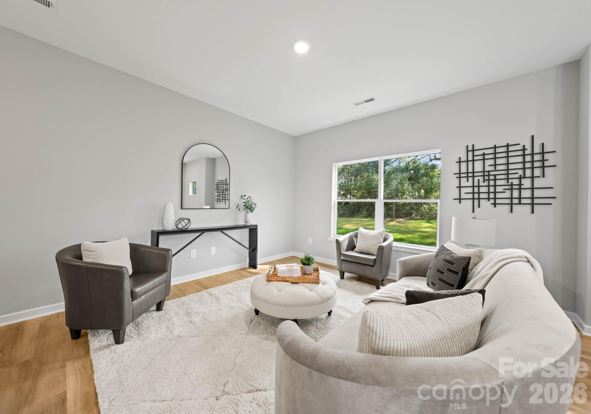 2021 Custer Street Property Photo 11