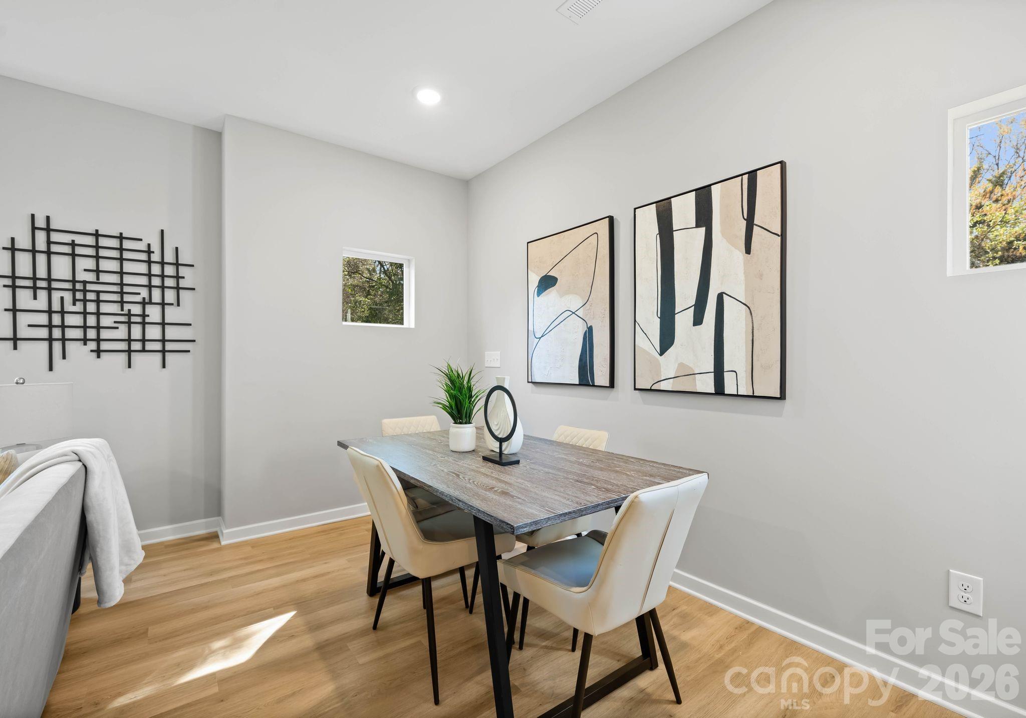 2021 Custer Street Property Photo 16