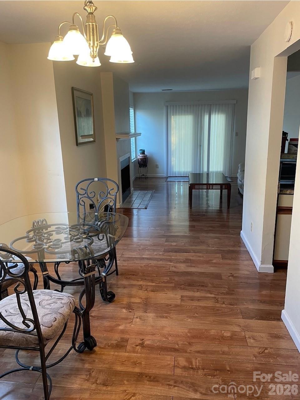 814 Selwyn Oaks Court Property Photo 4