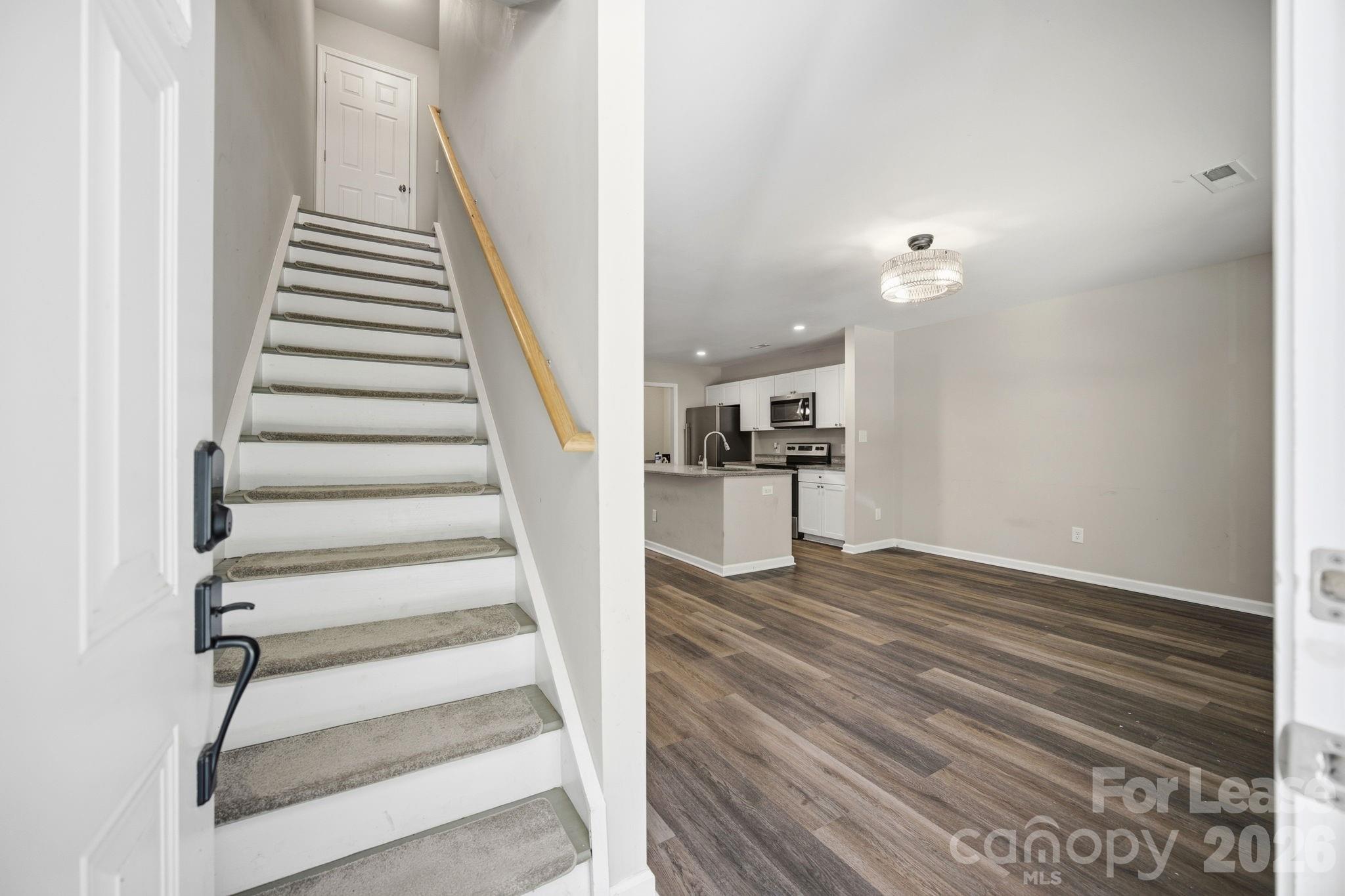 1361 Ontario Drive Property Photo 5