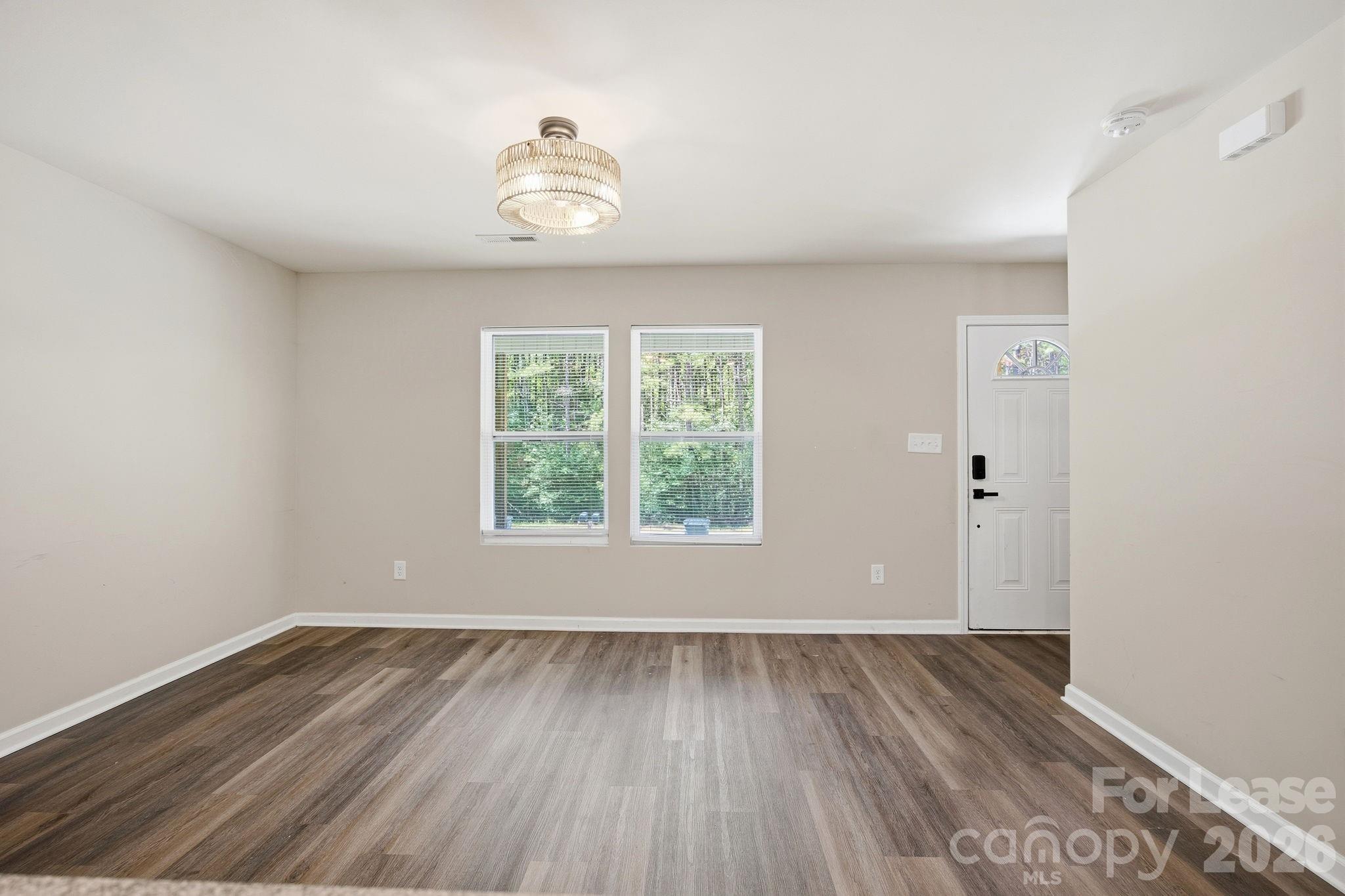 1361 Ontario Drive Property Photo 6