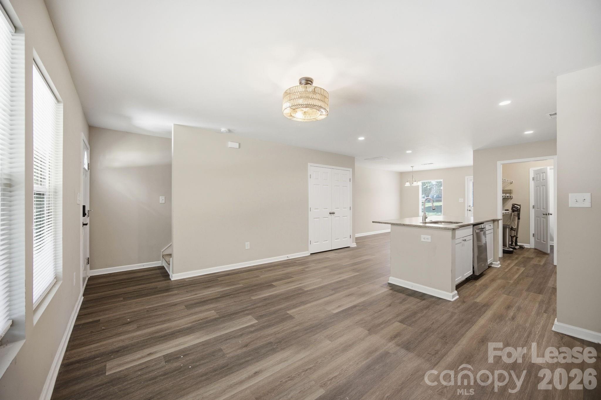 1361 Ontario Drive Property Photo 9