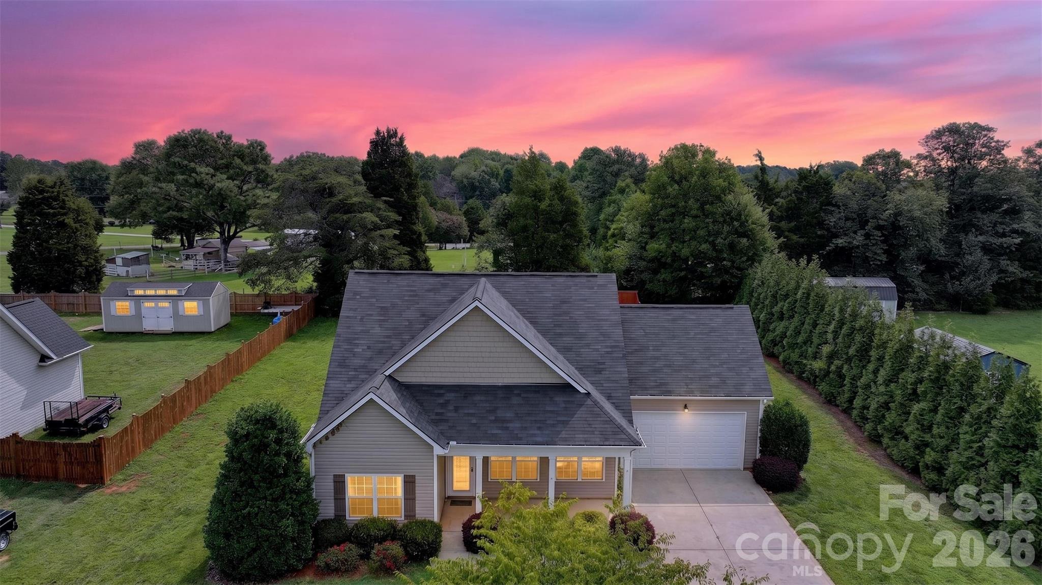 990 Russell Ridge Drive Property Photo 1