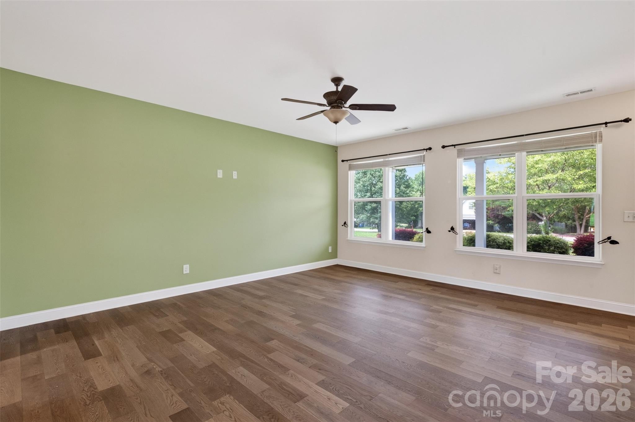 990 Russell Ridge Drive Property Photo 9