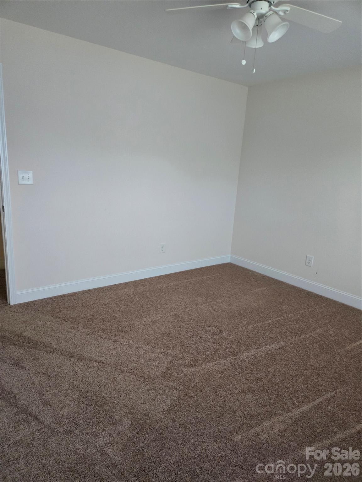 990 Russell Ridge Drive Property Photo 16