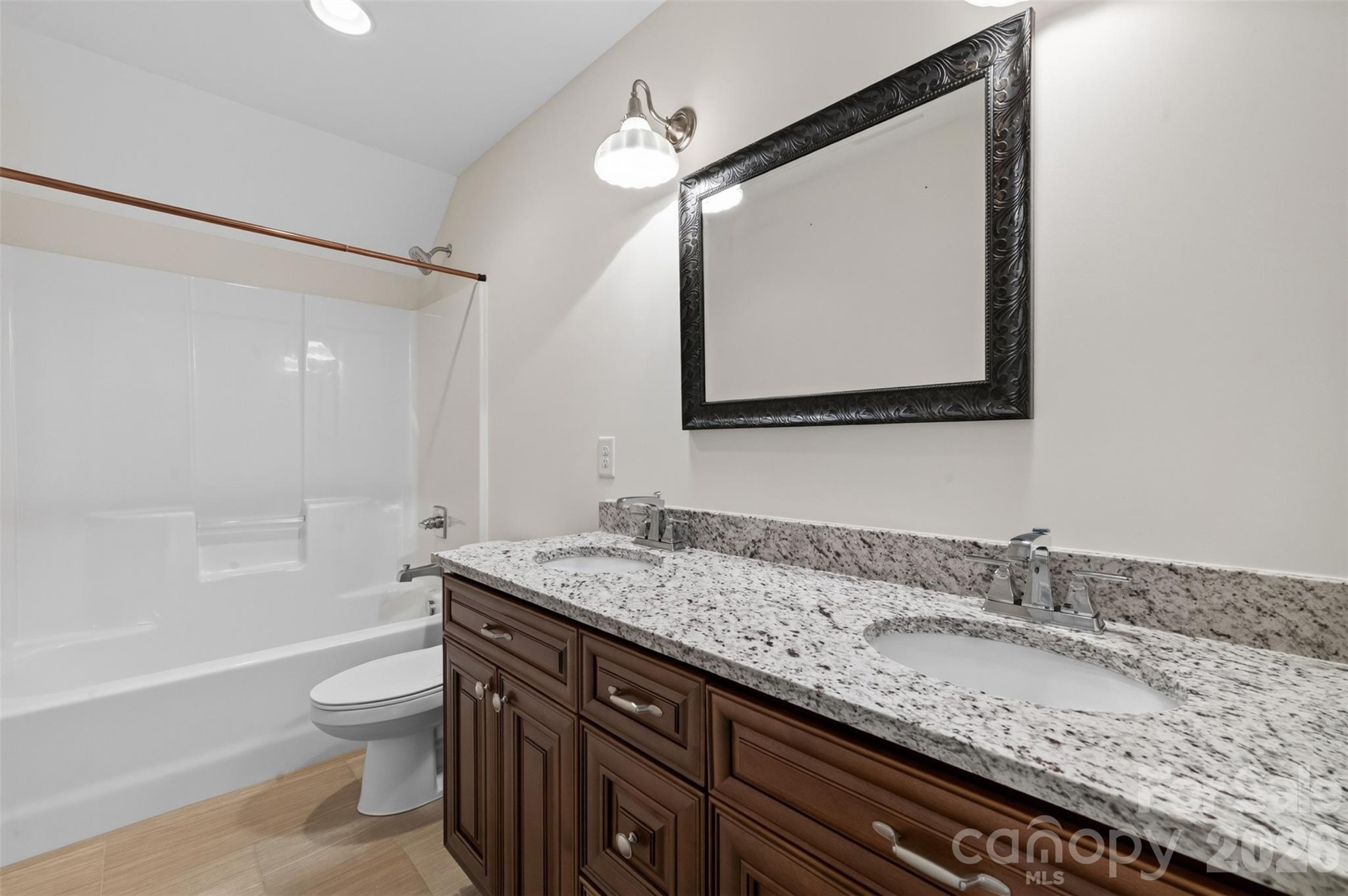 990 Russell Ridge Drive Property Photo 18