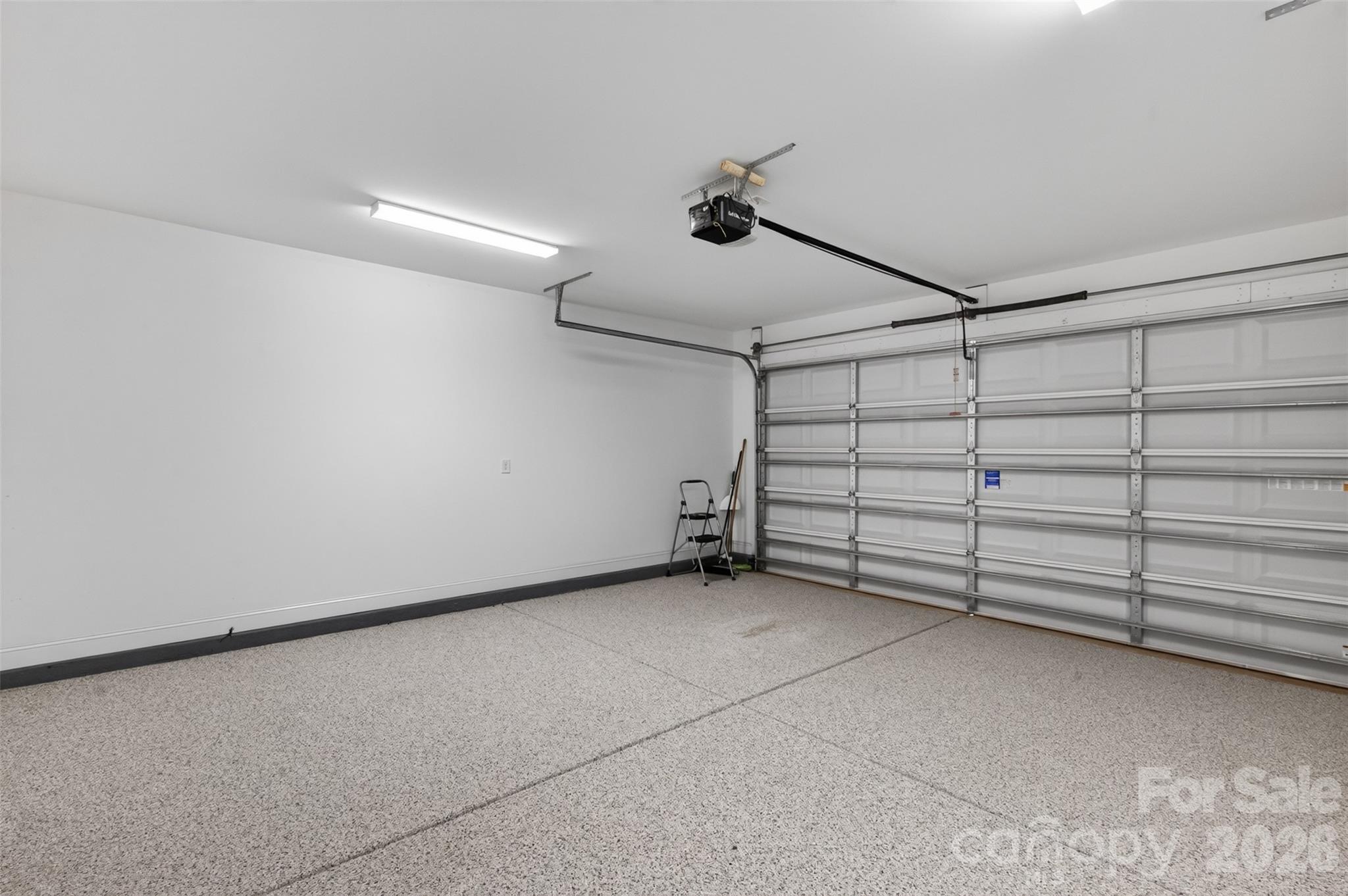 990 Russell Ridge Drive Property Photo 26