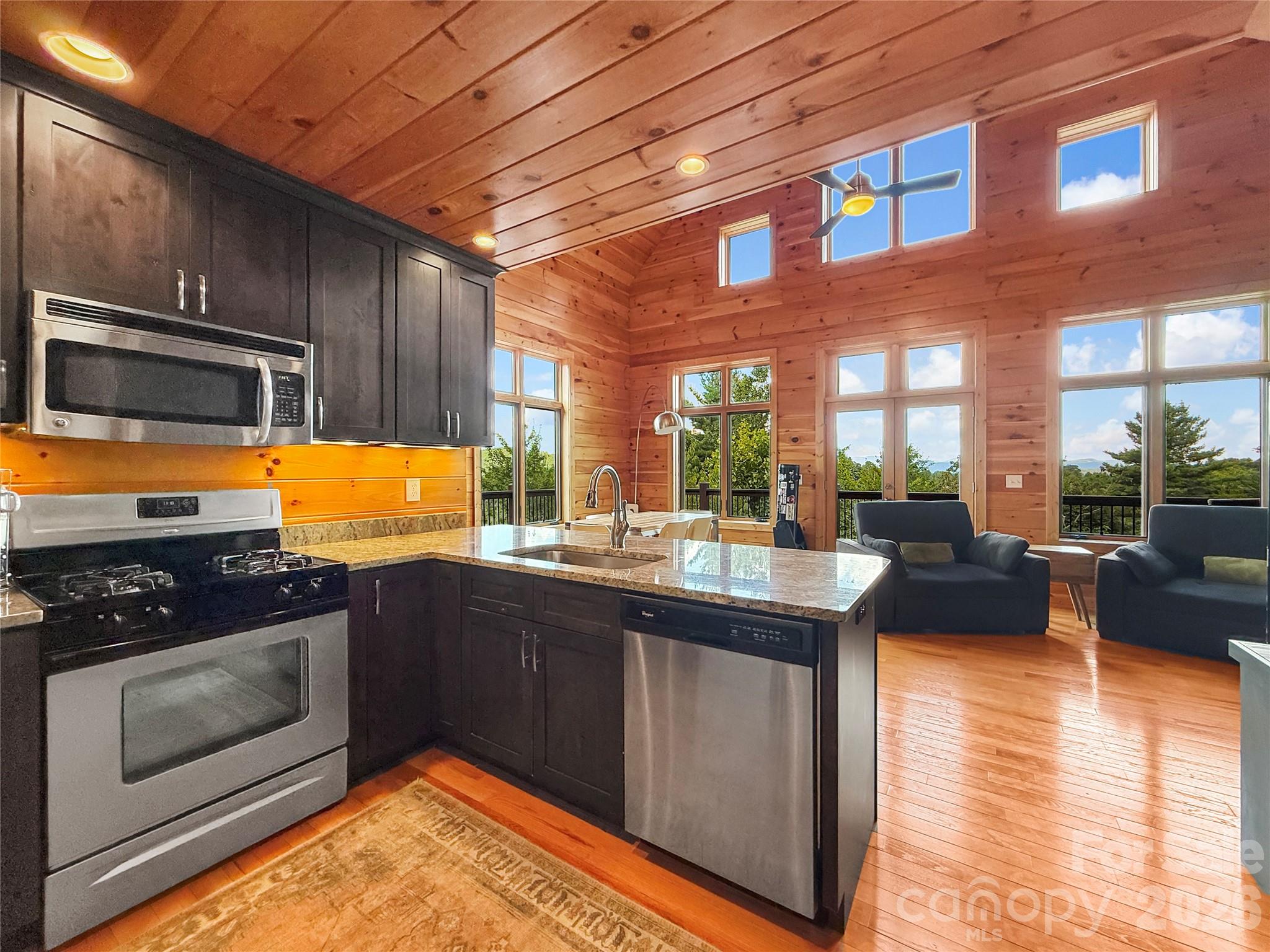 6365 Julius Drive Property Photo 14