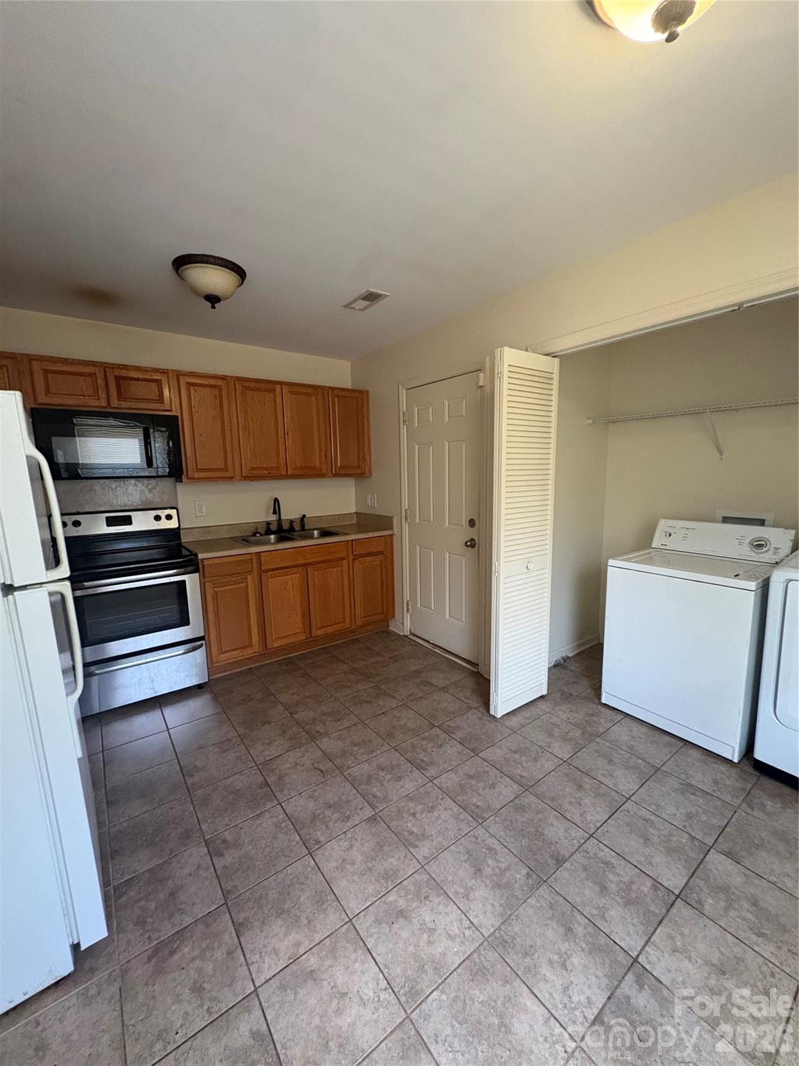 3931 Durham Lane Property Photo 10