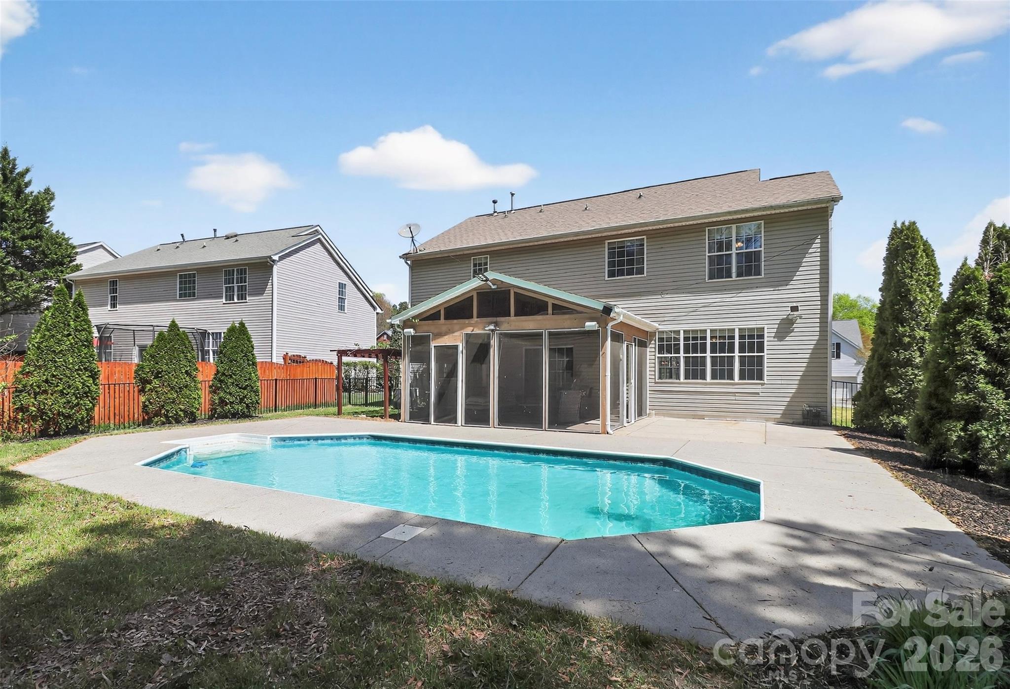 17126 Cambridge Woods Court Property Photo 2