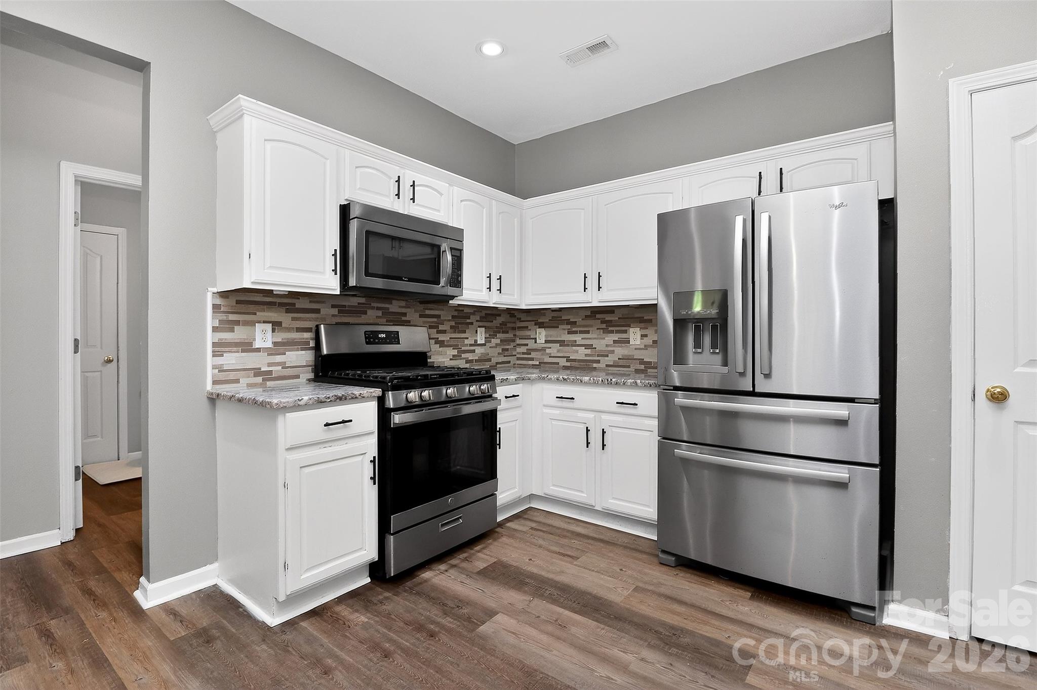 17126 Cambridge Woods Court Property Photo 8