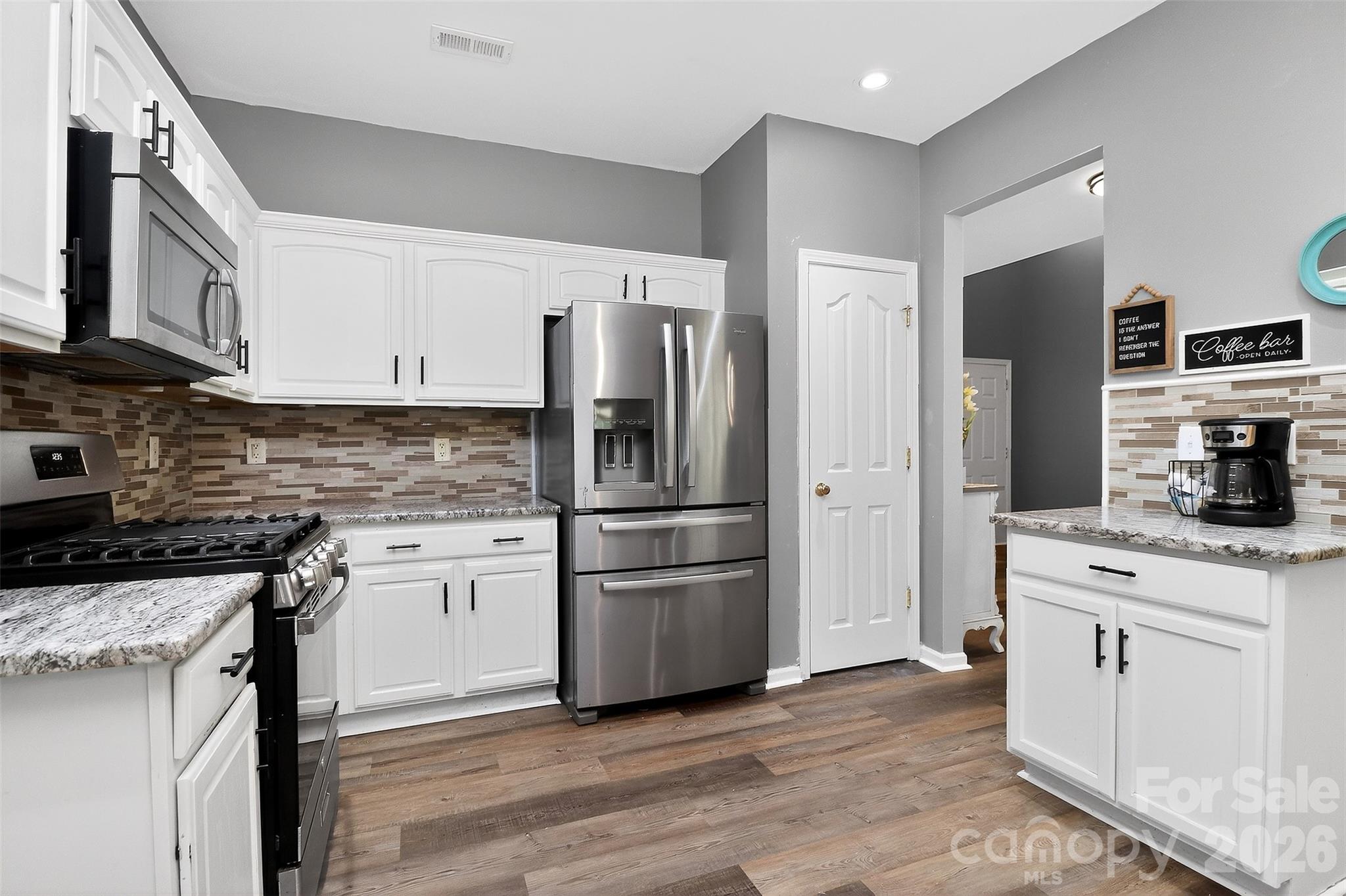 17126 Cambridge Woods Court Property Photo 9