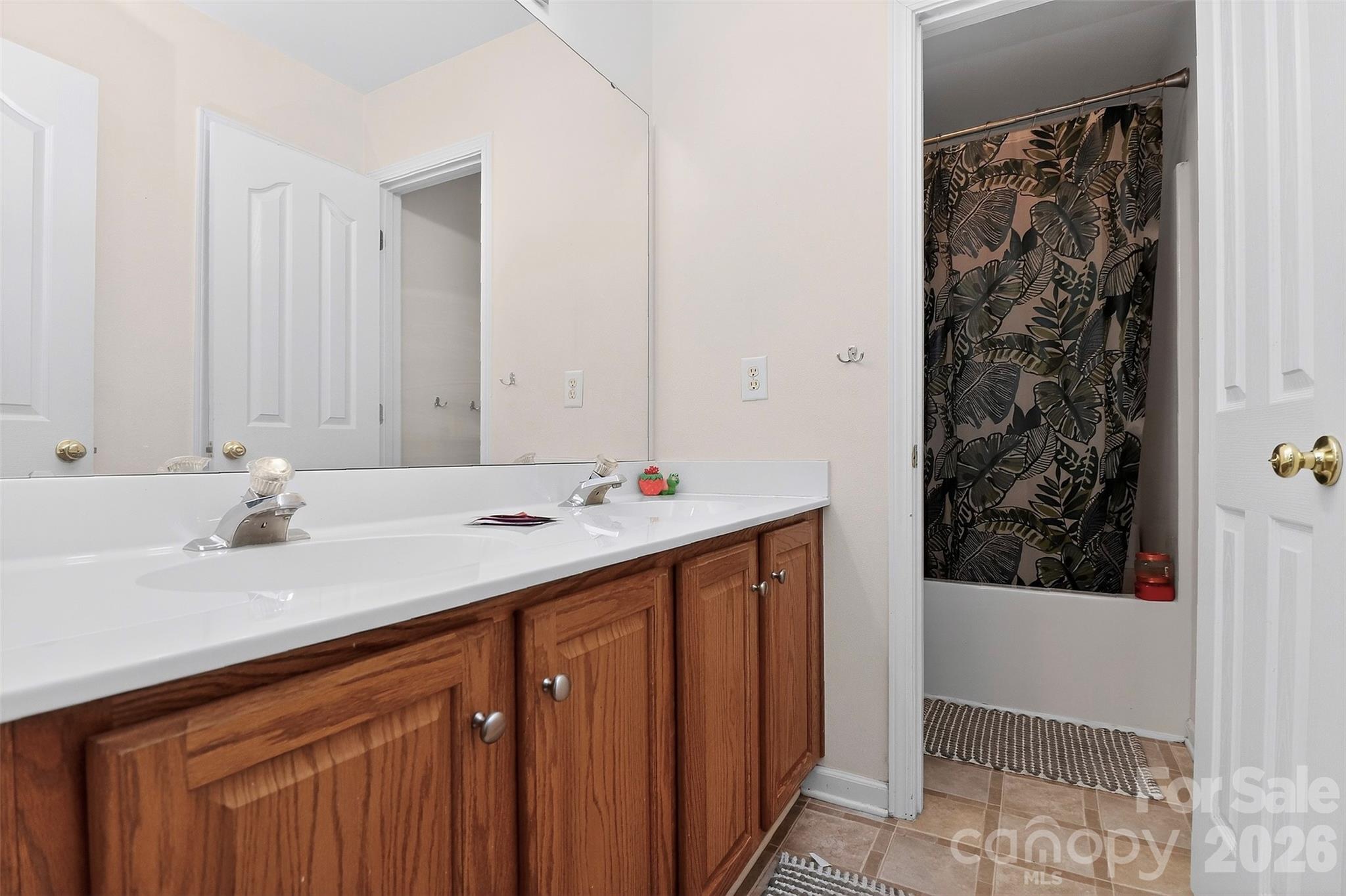 17126 Cambridge Woods Court Property Photo 33