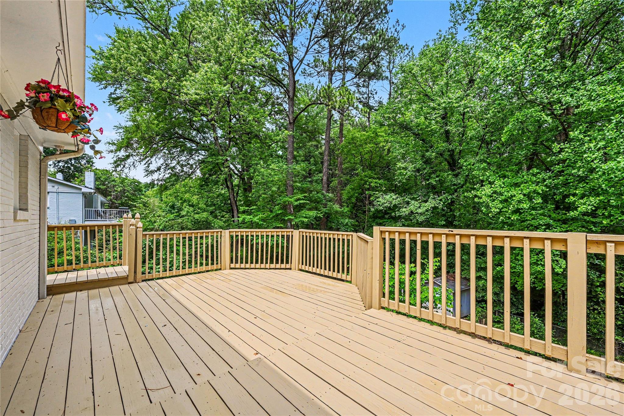 716 Grandview Drive Property Photo 6