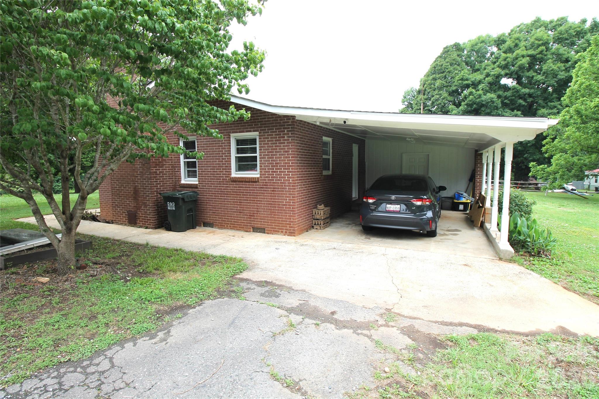203 Ratchford Farm Road Property Photo 4