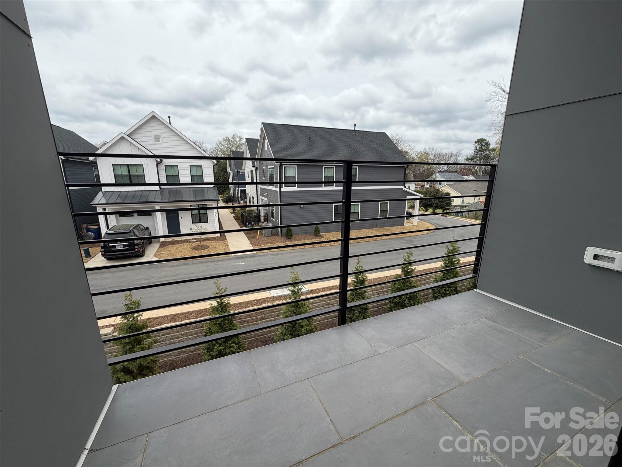 221 Woodsborough Place Property Photo 14