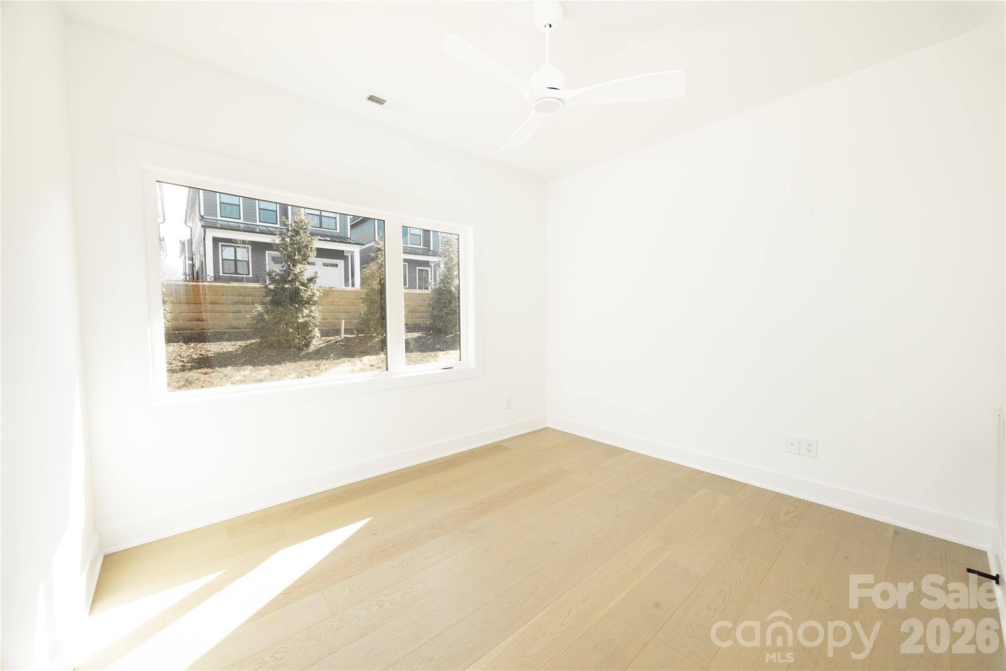 221 Woodsborough Place Property Photo 21