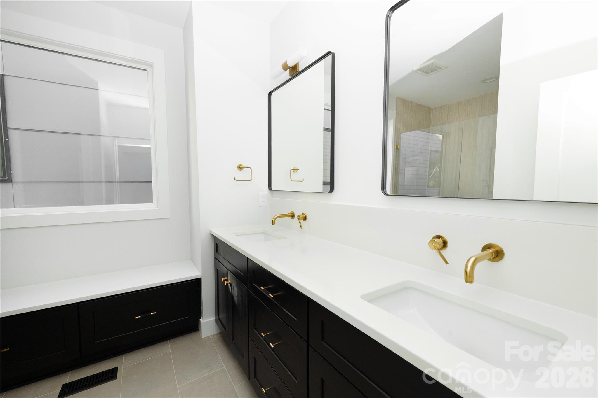 221 Woodsborough Place Property Photo 23
