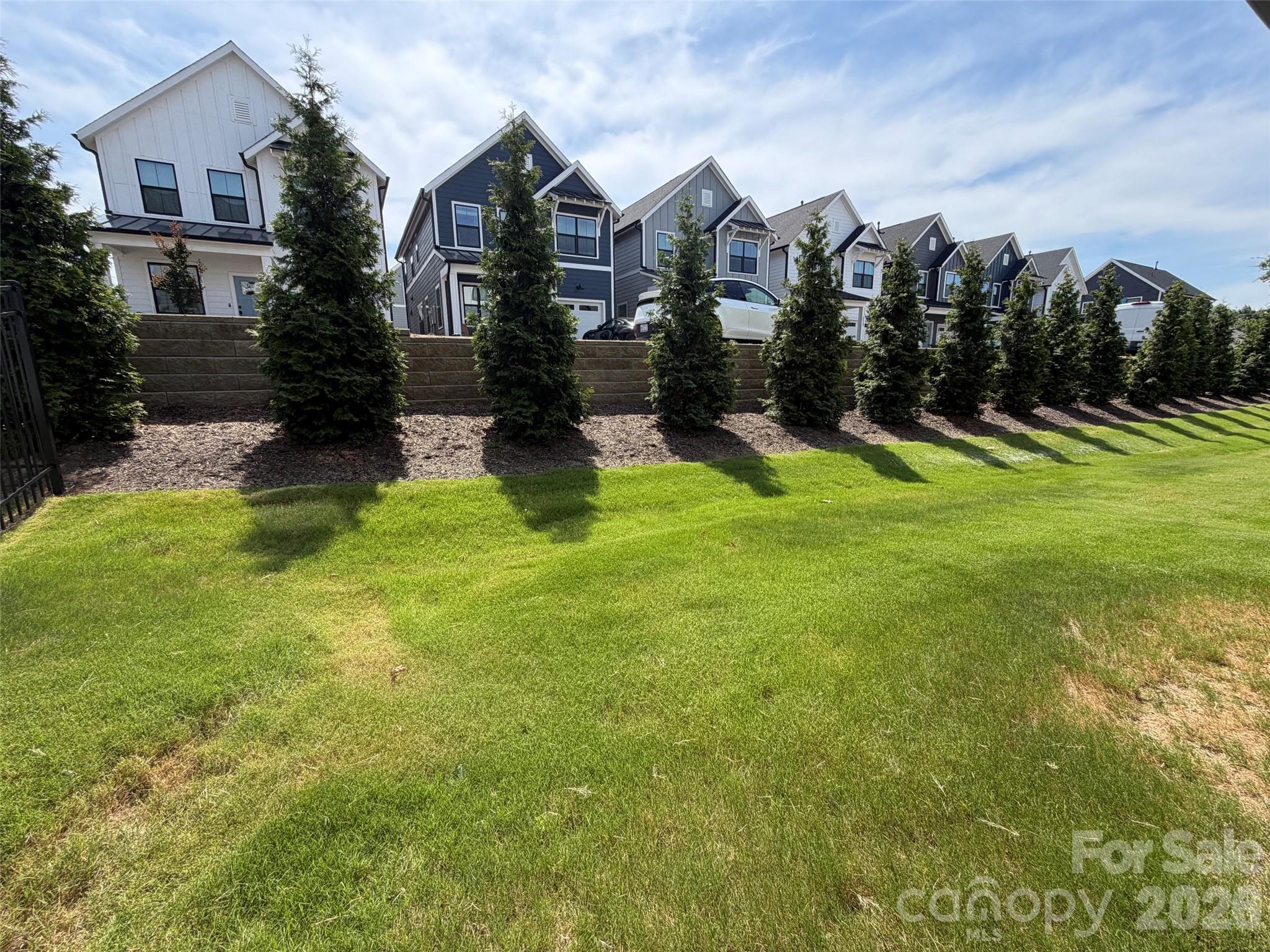 221 Woodsborough Place Property Photo 33