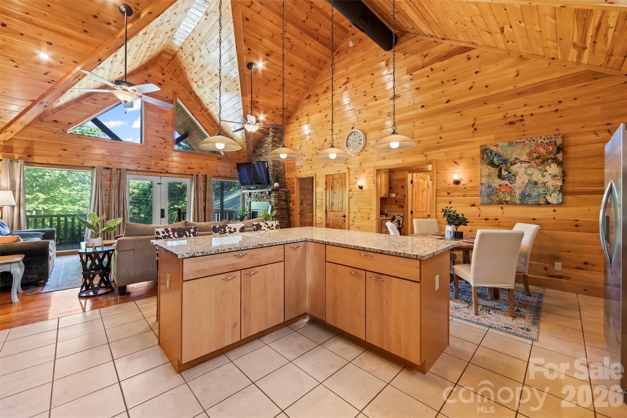 128 Hummingbird Lane Property Photo 14