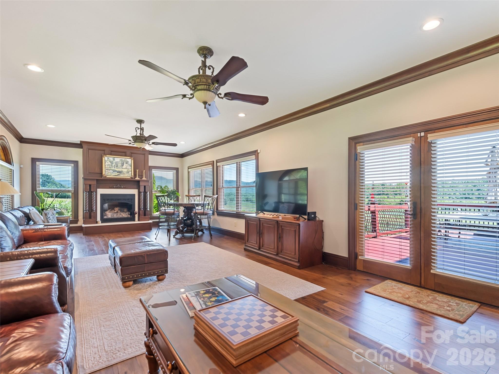 1418 Landis Lane Property Photo 17