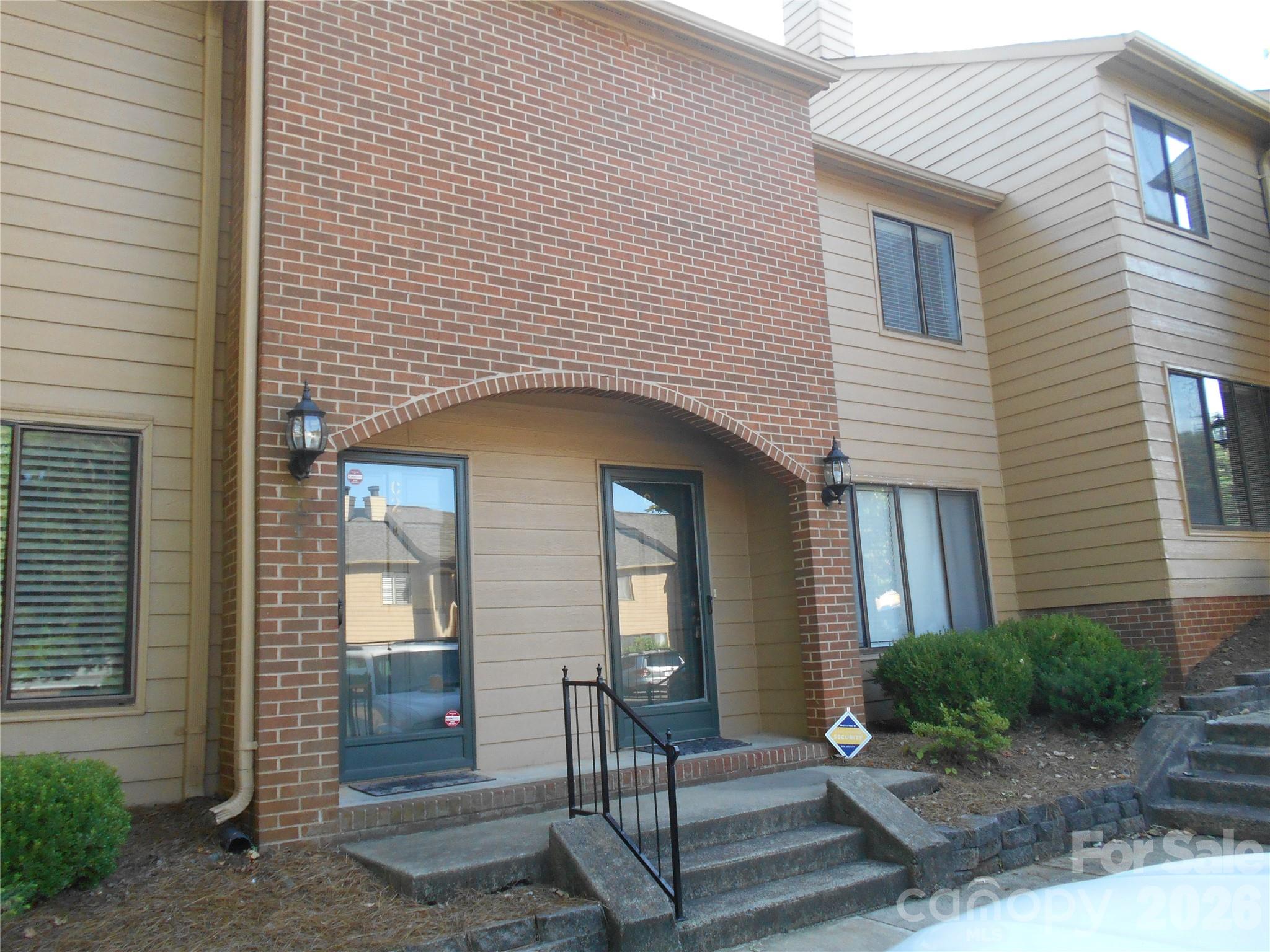 407 E Broad Street C3 Property Photo 1