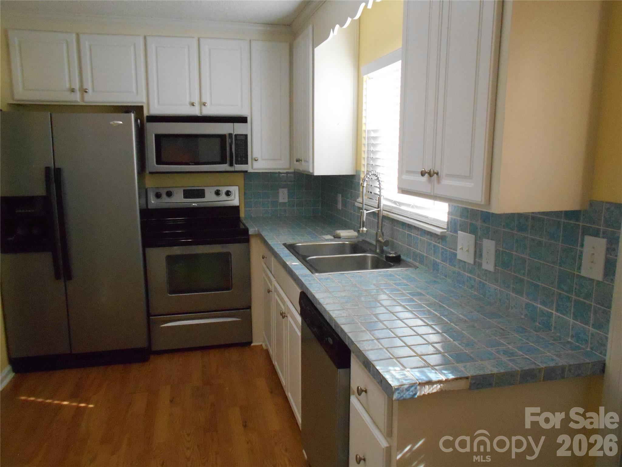 407 E Broad Street C3 Property Photo 7