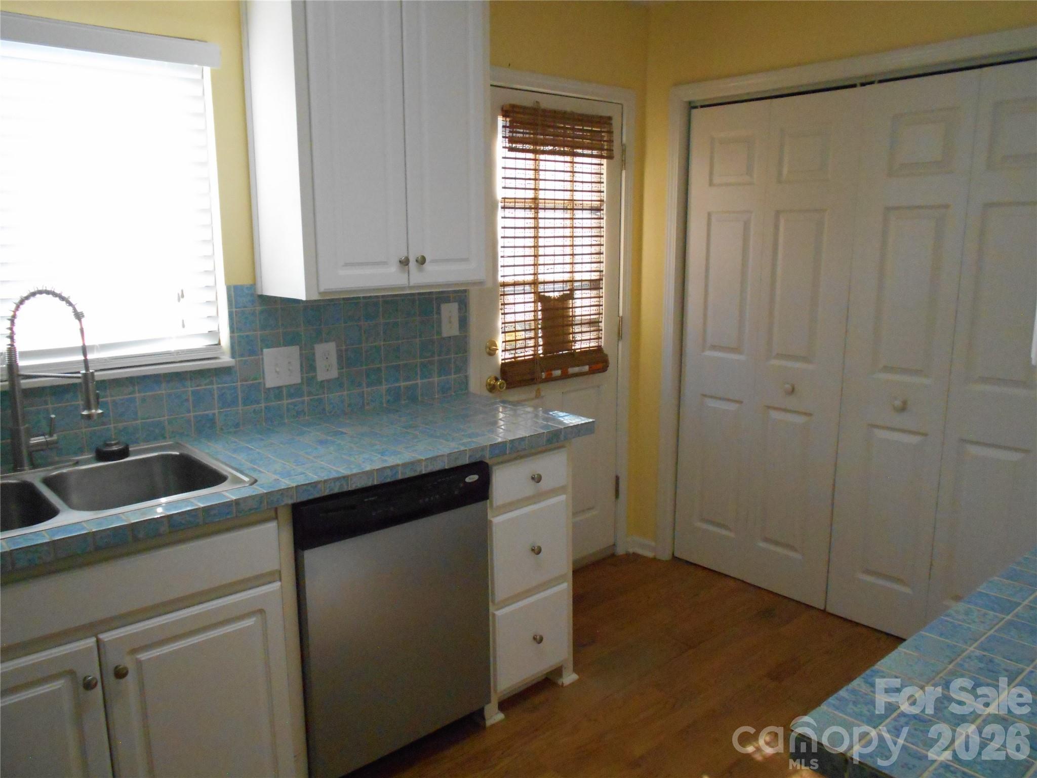 407 E Broad Street C3 Property Photo 9