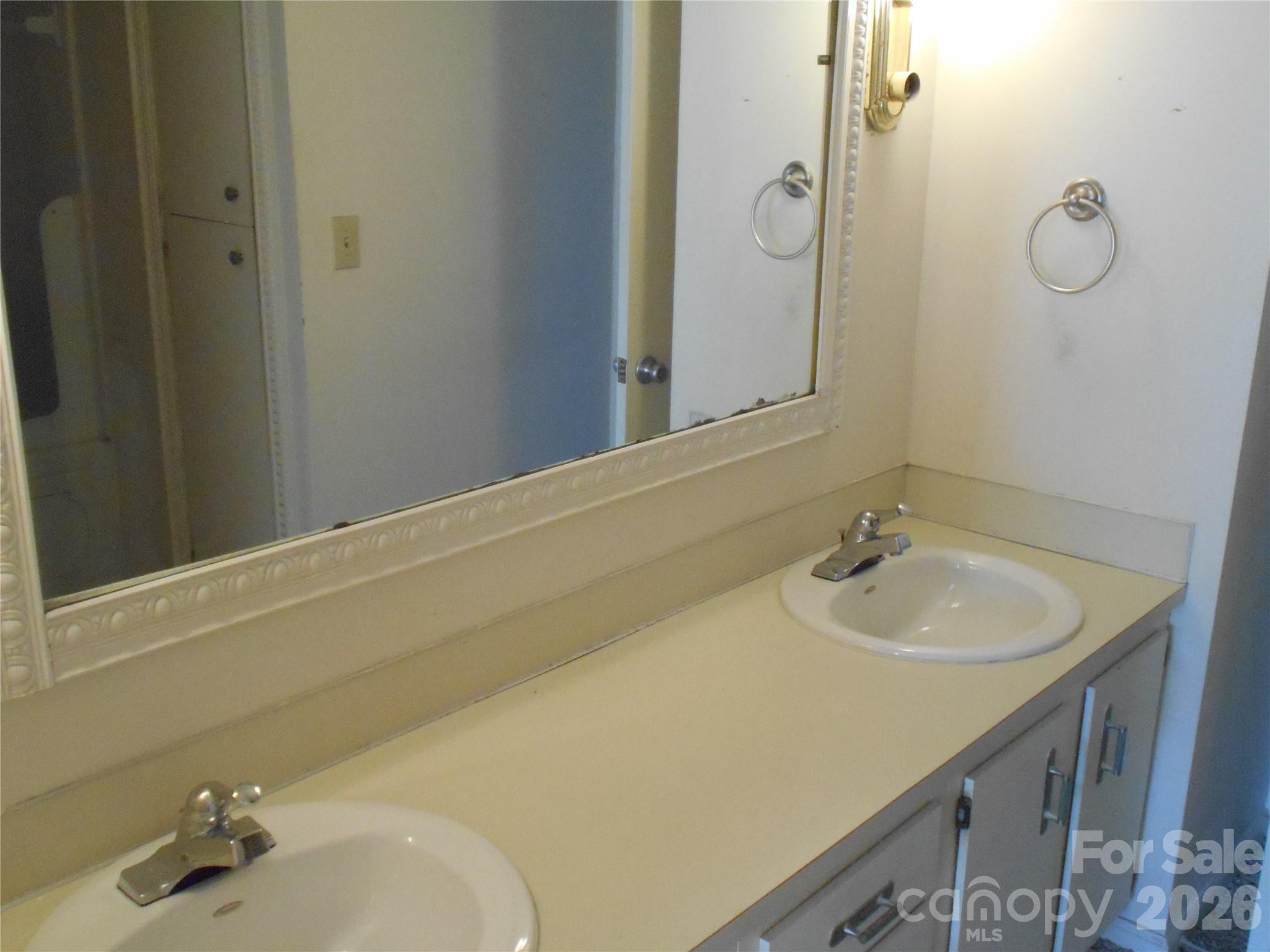 407 E Broad Street C3 Property Photo 12