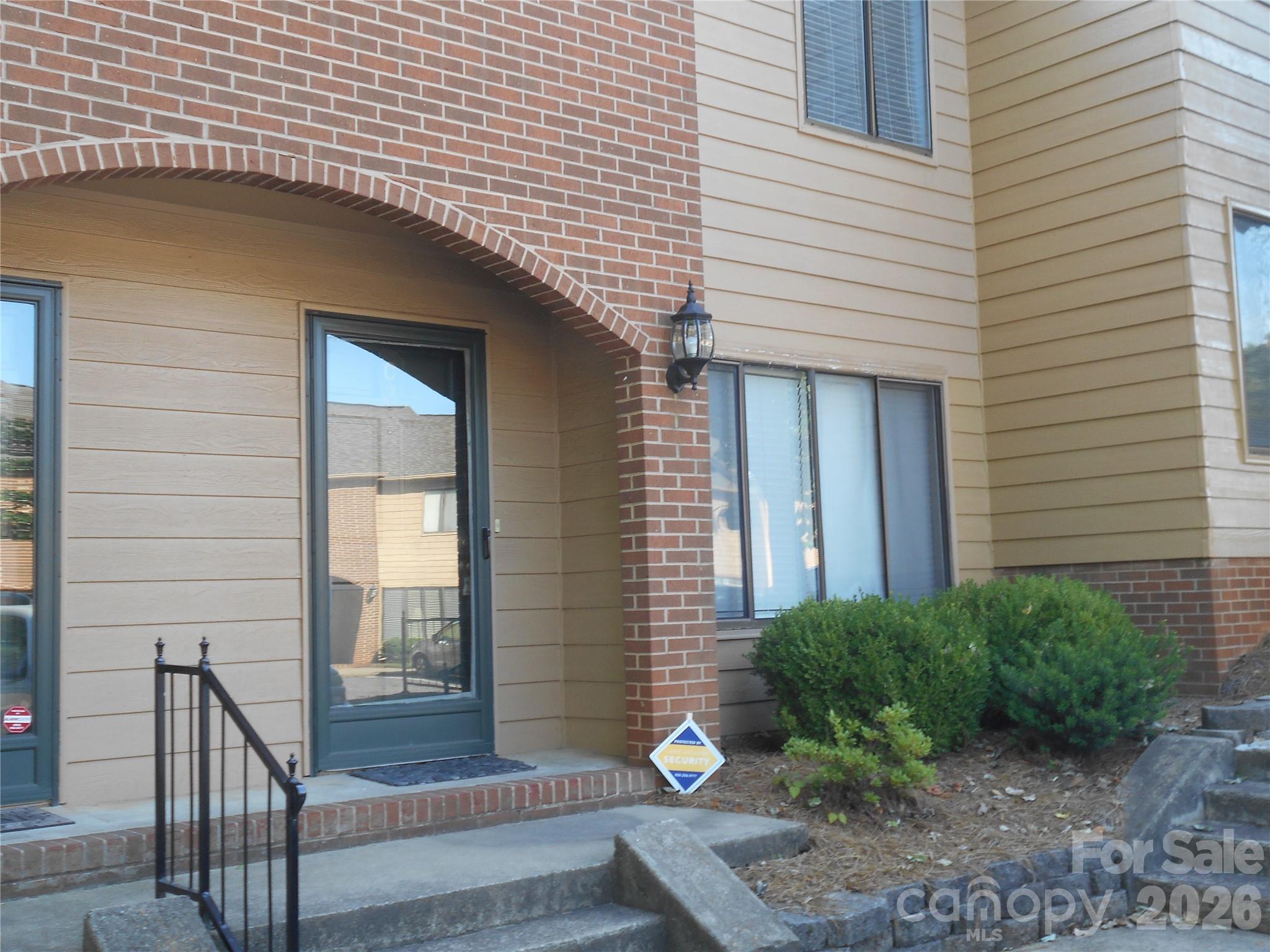 407 E Broad Street C3 Property Photo 25