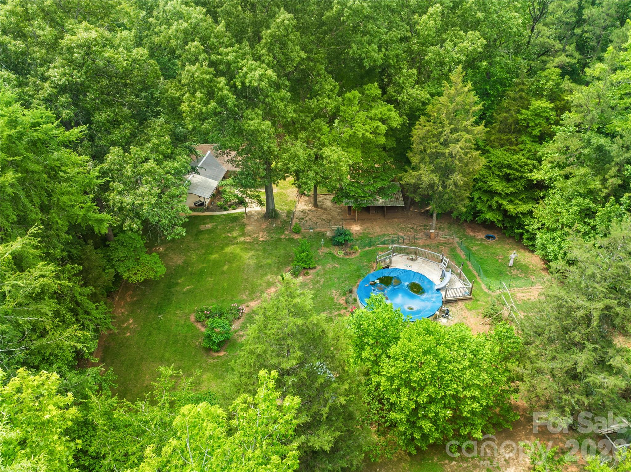 5917 Davis Road Property Photo 3