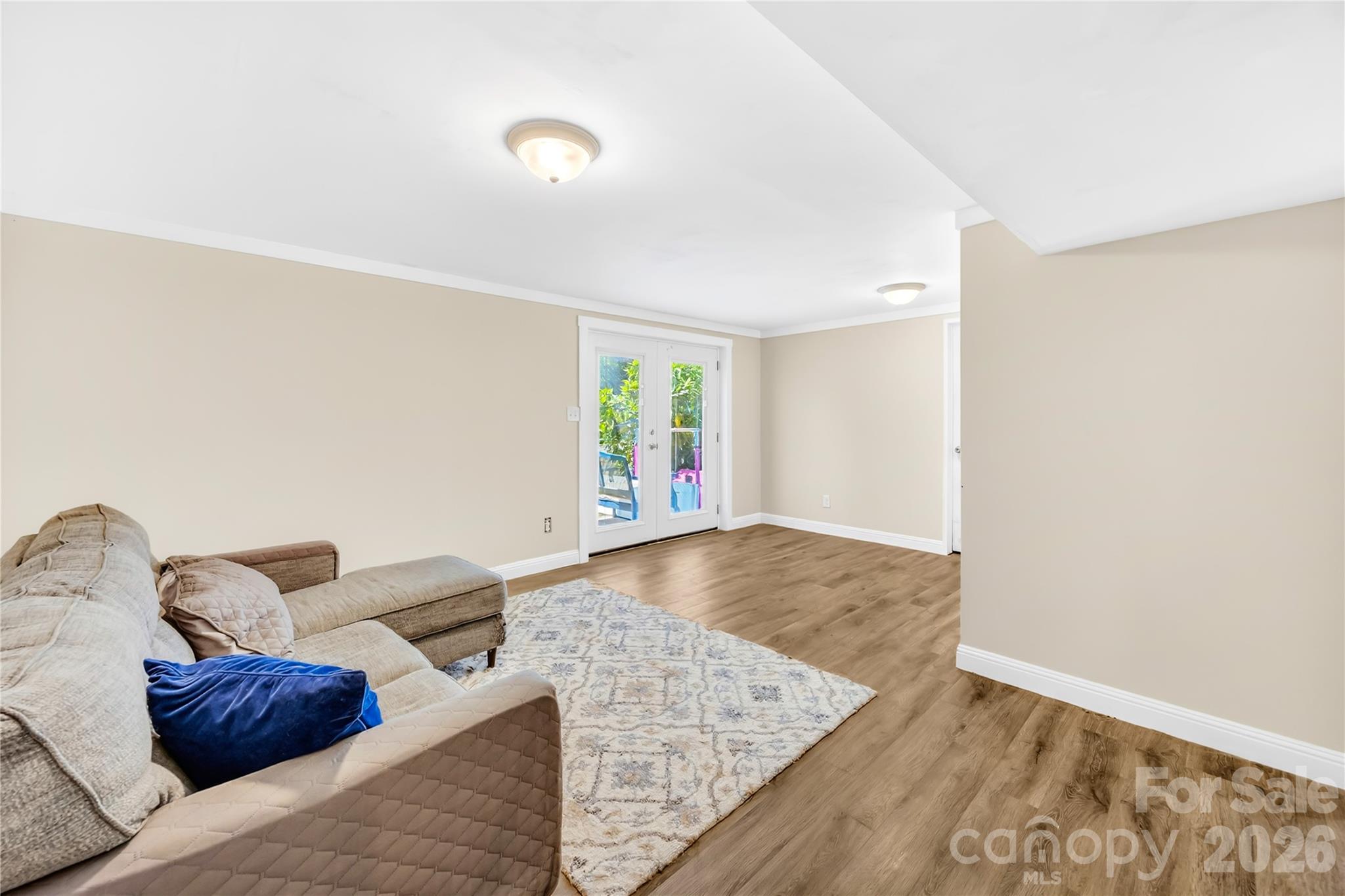 5917 Davis Road Property Photo 7
