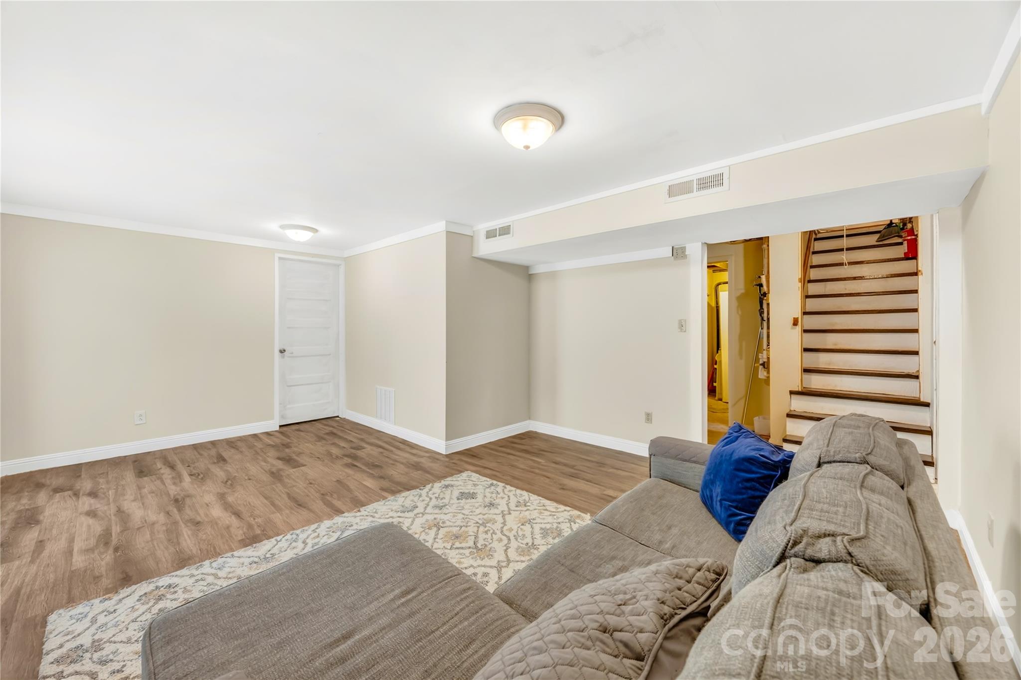 5917 Davis Road Property Photo 8
