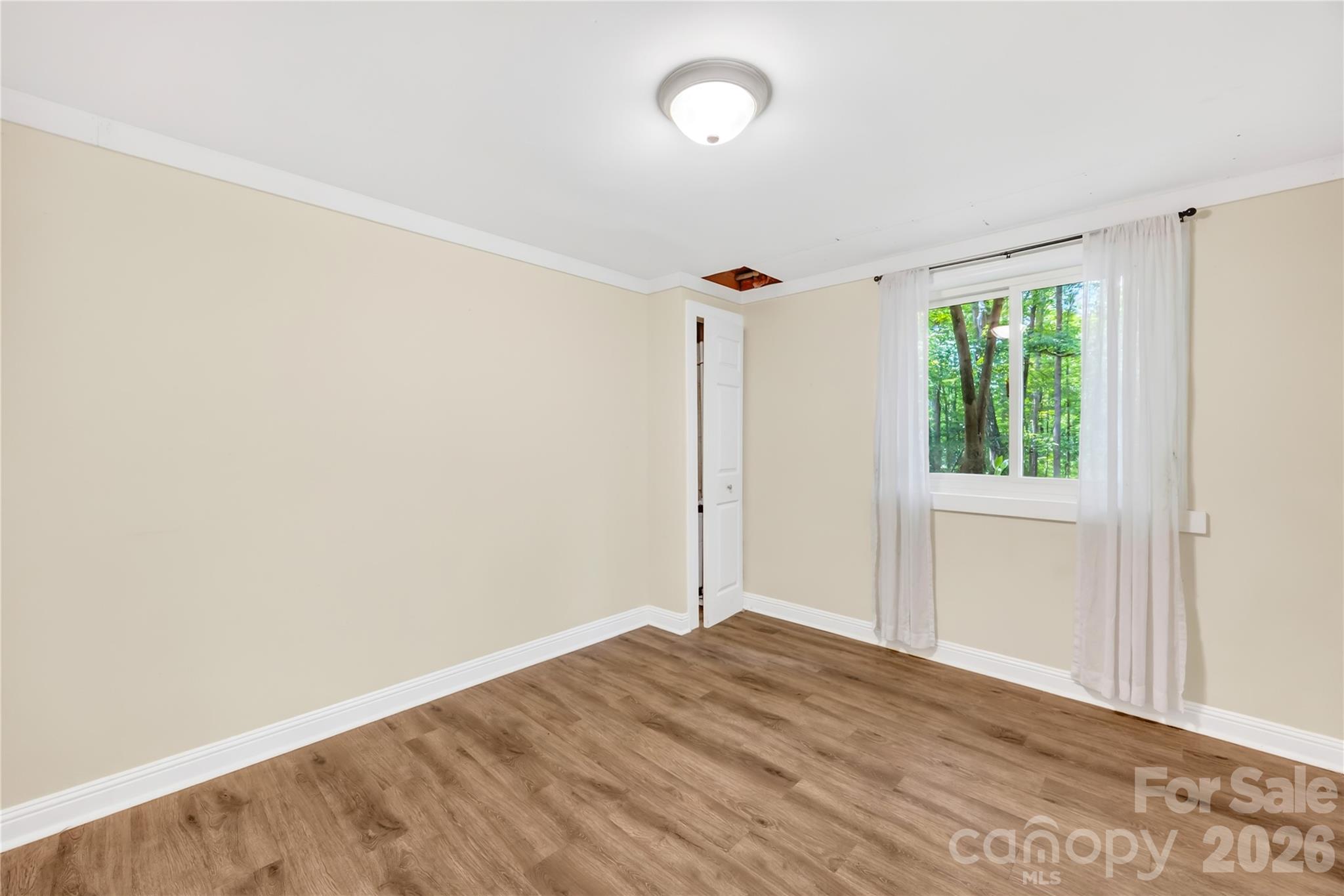 5917 Davis Road Property Photo 11