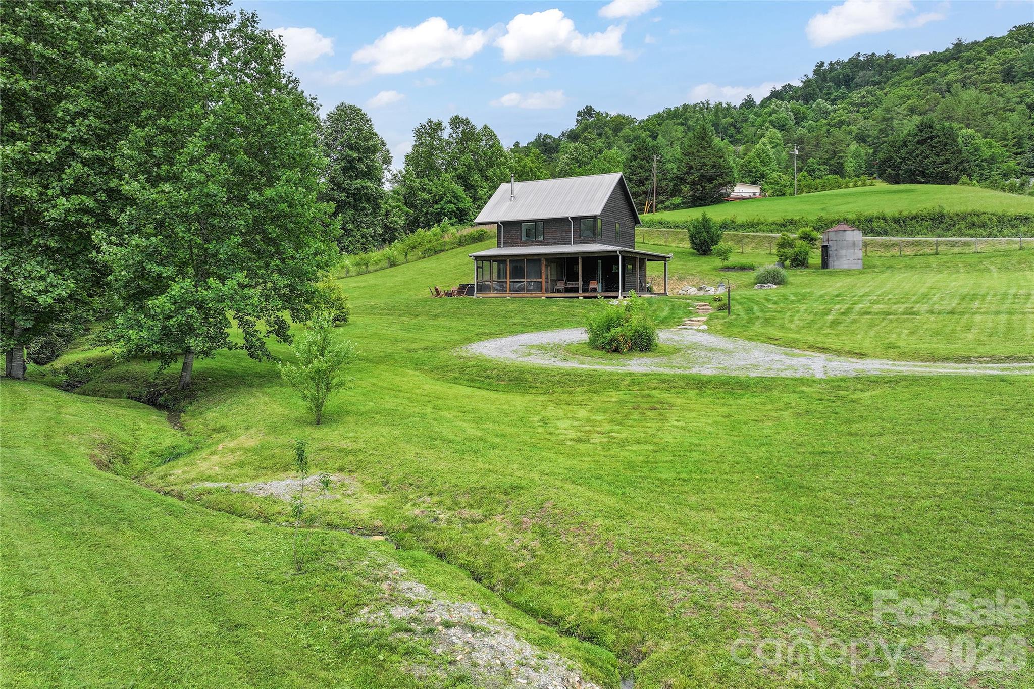 105 Loganberry Trail 1 Property Photo 2