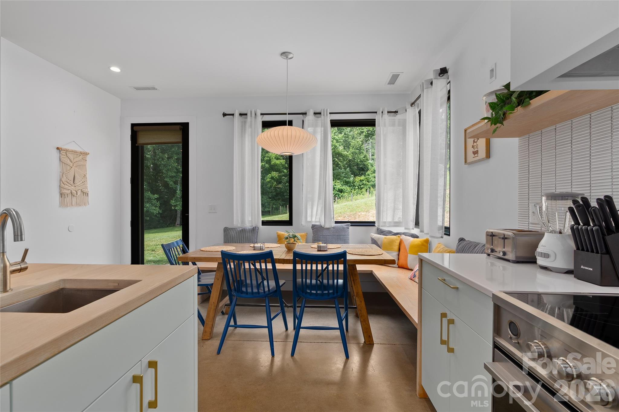105 Loganberry Trail 1 Property Photo 22